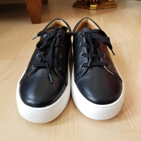 Aerosoles Black Leather Lace Up Comfort Sneakers, Term Paper, size 10 Width M - Picture 2 of 8